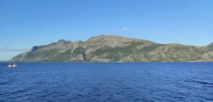 Une photo de Vevelstad depuis un ferry