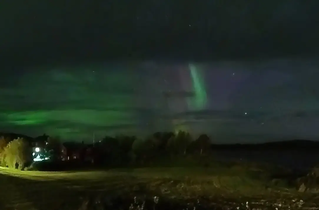 Une photo d'une aurore boréale