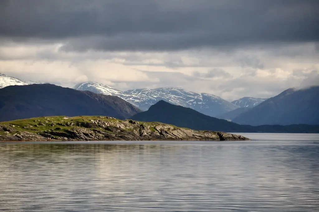 Une photographie prise depuis le village de Vevelstad, en Norvège